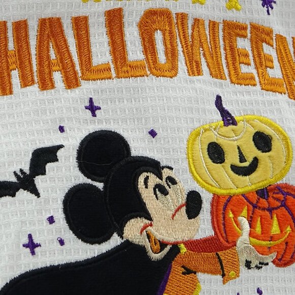 DISNEY Mickey Mouse Magician HAPPY HALLOWEEN 2021 Cotton HAND TOWELS 17x28 New! - Picture 5 of 5